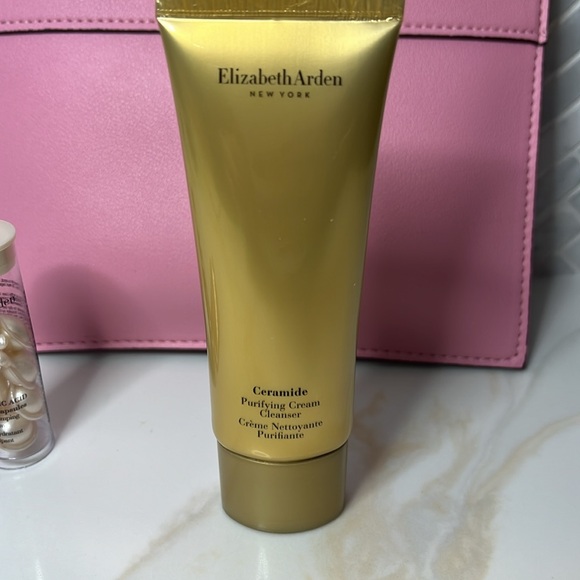 Elizabeth Arden 3 Piece Gift Set with Pink Makeup Bag - NIP - Picture 4 of 4